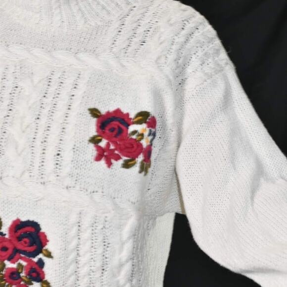 Vintage American Eagle Chunky Sweater White HandKnit Fisherman Floral Size Large - Picture 4 of 15